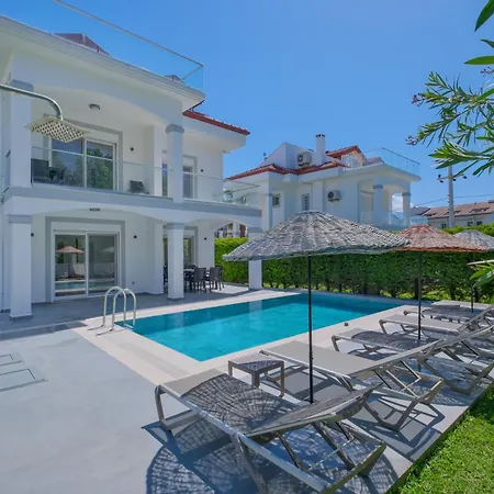 çalışta Plaja Yakın özel Havuzlu Lüx Villa