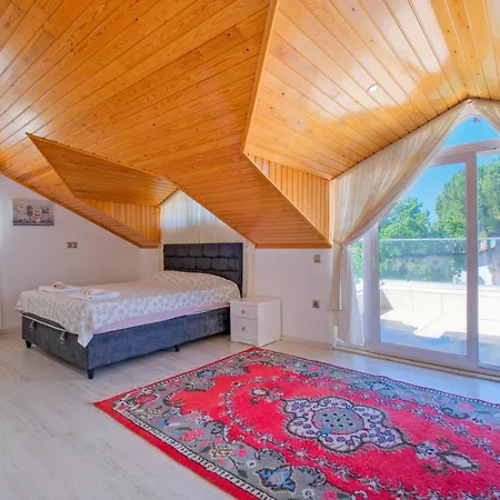 Calista Plaja Yakin Oezel Havuzlu Luex Fethiye