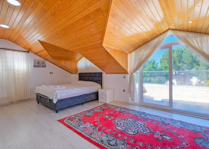 çalışta Plaja Yakın özel Havuzlu Lüx Fethiye