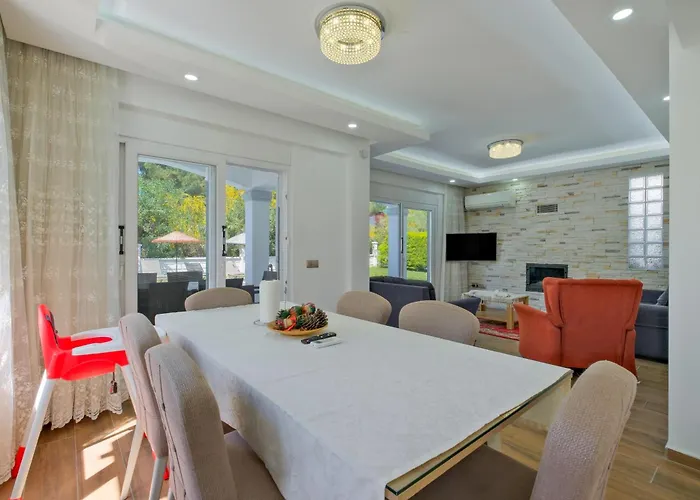 çalışta Plaja Yakın özel Havuzlu Lüx Fethiye