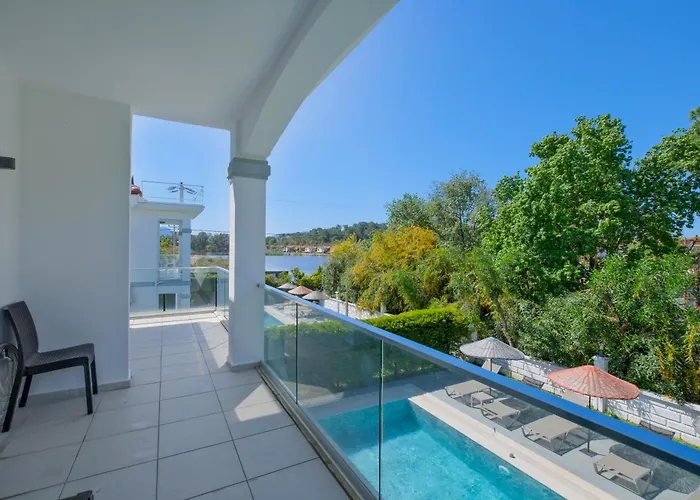 çalışta Plaja Yakın özel Havuzlu Lüx