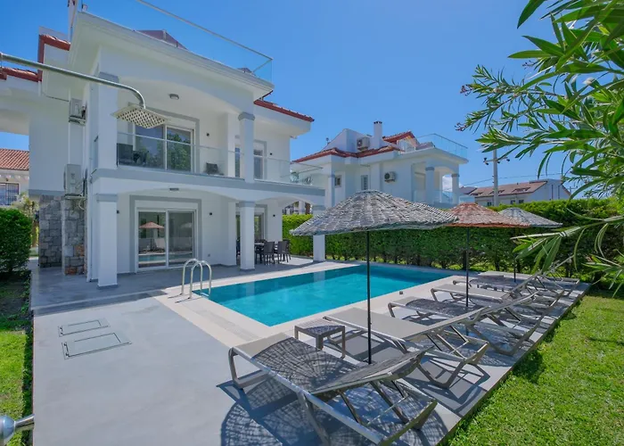 çalışta Plaja Yakın özel Havuzlu Lüx Villa