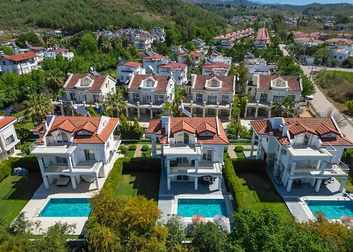 Calista Plaja Yakin Oezel Havuzlu Luex Villa *