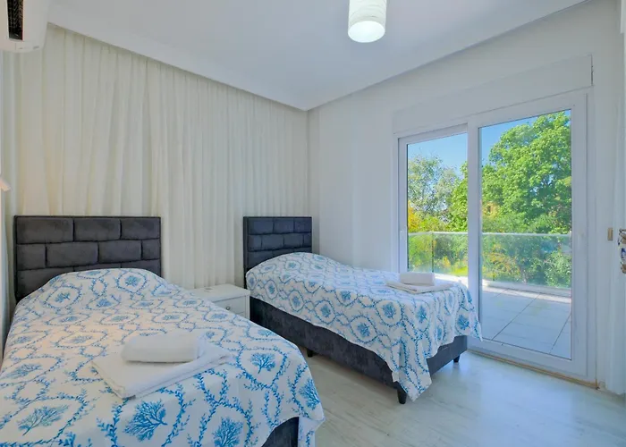 Villa Calista Plaja Yakin Oezel Havuzlu Luex Fethiye